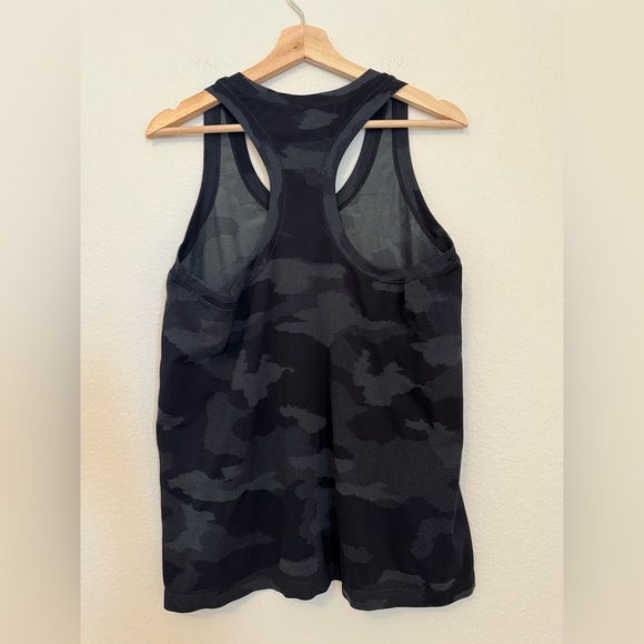 Athleta Momentum Tank - Picture 4 of 7